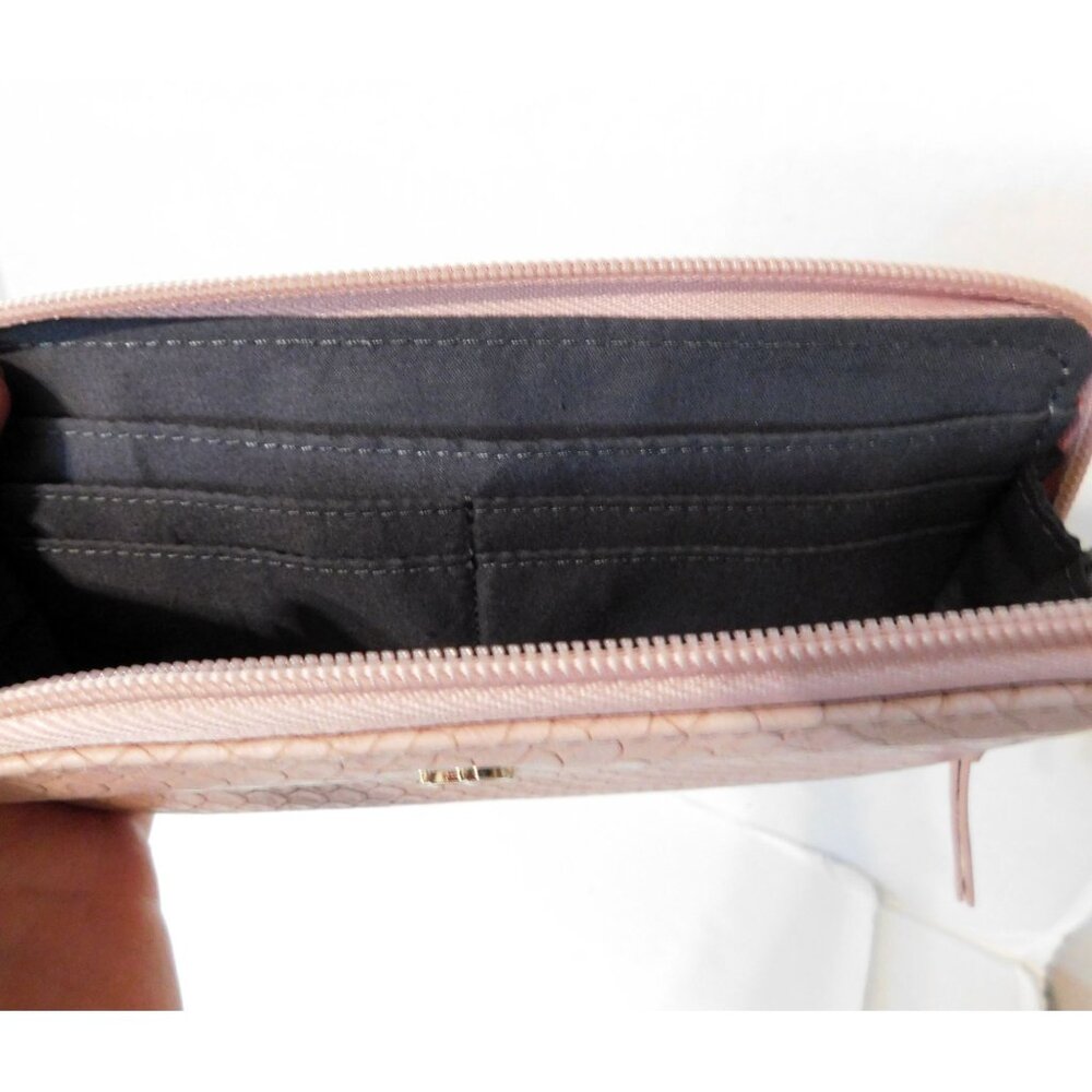 Hudson & Bleecker Wallet Pink Faux Snakeskin Zip Around 7.5"x3.5"x1" - Picture 4 of 6